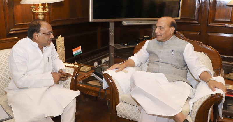 Vijay Goel calls on Rajnath Singh