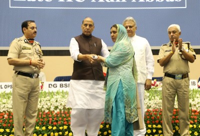 Union Minister gives away awards at BSF investiture ceremony in New Delhi