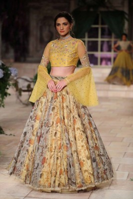 Kangana Ranaut walks the ramp in India Couture Week