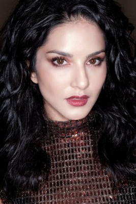 Sunny Leone shares gorgeous image on social media