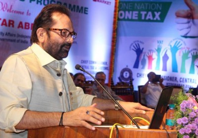 Mukhtar Abbas Naqvi  reviews preparations of Haj 2019