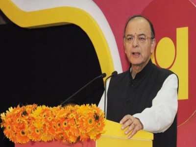 Finance Minister Arun Jaitley meets RBI Governor to sort out differences