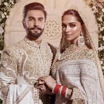 Deepika-Ranveer share photo from Mumbai reception