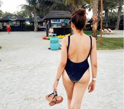 Former Bigg Boss contestant Nitibha Kaul posts sizzling swimsuit image on social media