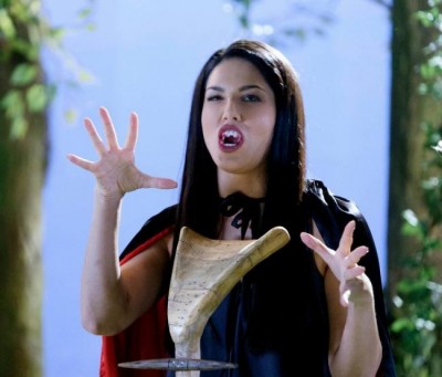 Sunny Leone tries to scare fans in her vampire avatar 