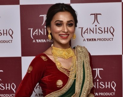 Tanishq introduces the special Aparupa collection this Durga Puja