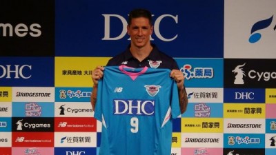 Fernando Torres gets war welcome in Tokyo