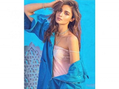 Alia Bhatt in hot avatar, shares throw back image
