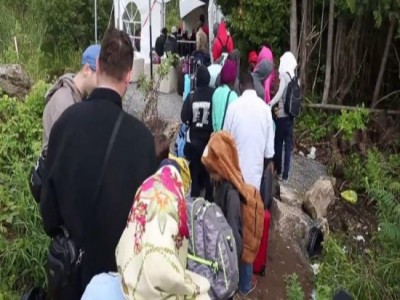 Canadian MPs set to hold emergency meeting over asylum seekers