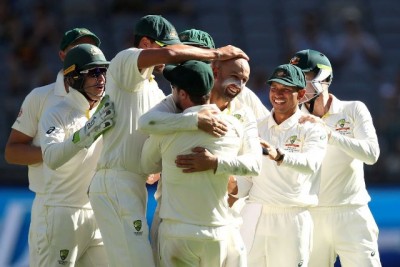 Australia beat India by 146 runs in second  Test, level series 1-1