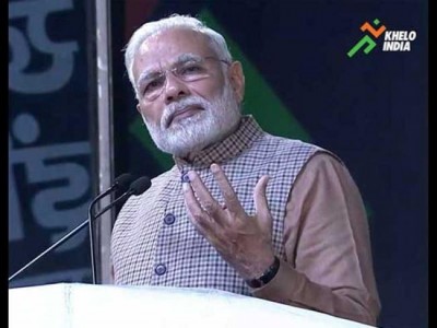 Beneficiaries of Ujjwala Yojana interact with PM Narendra Modi