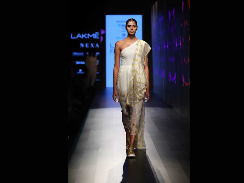 Rajkummar Rao glams up Lakme Fashion Week on Day 2