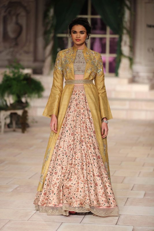 Kangana Ranaut walks the ramp in India Couture Week