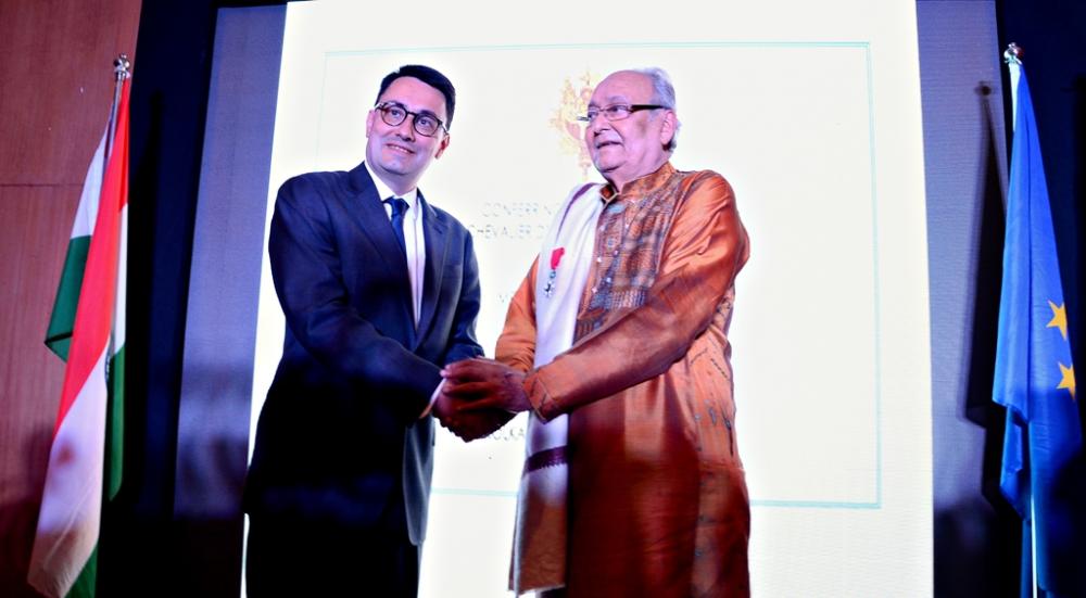 Soumitra Chatterjee receives Legion of Honours