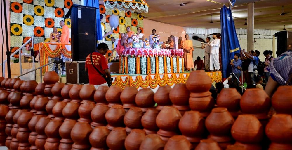ISKON Kolkata hosts Jagannath Snana Yatra 2018 