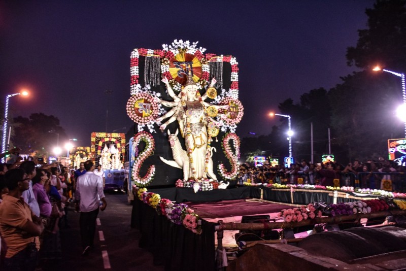 Award-winning Durga idols paraded in Kolkata's Red Road Carnival