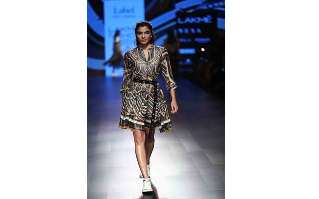 Bollywood actress Taapsee Pannu sizzles LFW ramp