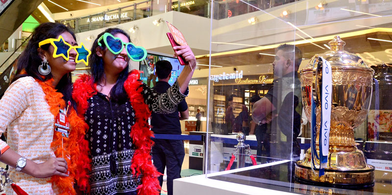 VIVO IPL 2019 Trophy Tour: Kolkata leg brings fans closer to their favorite players
