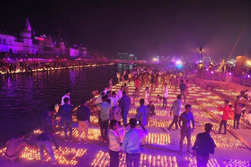 Ayodhya brightens up on Deepotsav 