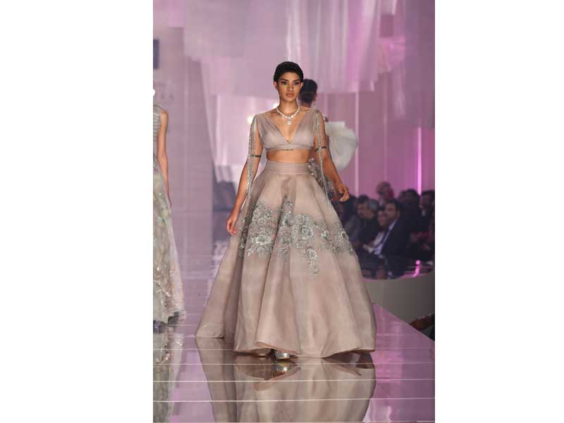 Katrina Kaif graces Lakme Fashion Week in Manish Malhotra's costume