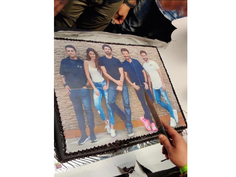 Disha Patani shares pictures from sets of Malang