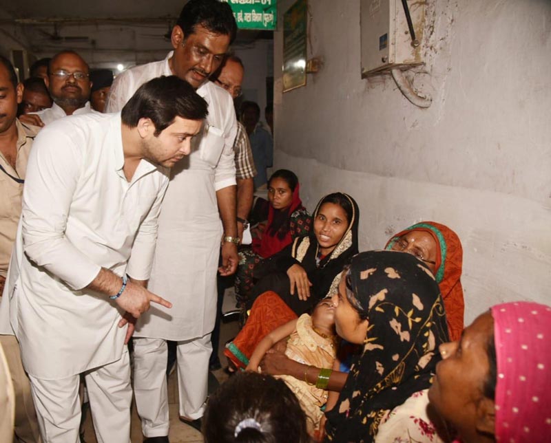 Tejashwi Yadav visits hospital in Muzaffarpur to see children suffering from Encephalitis