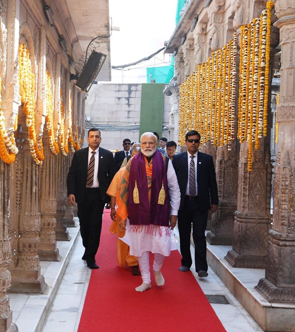 PM Modi lays foundation stone of approach road to Viswanath Temple