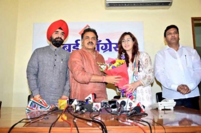 Ahead of Lok Sabha polls, actress Shilpa Shinde joins Congress in Mumbai