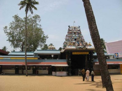 Millions of women offer 'Pongala' to Aattukal Devi