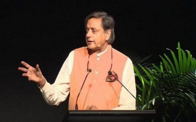 Forfeiting match against Pak worse than surrender, a defeat without a fight: Tharoor