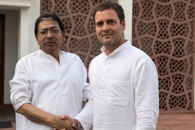 Lok Sabha election: Cong to go solo in Bengal, fumes at Left