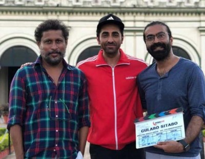 Ayushmaan Khurrana wraps up the shoot of his upcoming film 'Gulabo Sitabo'!