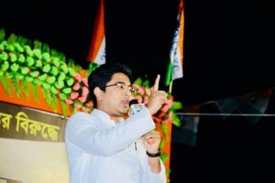 Mamata Banerjee fields 'nephew' Abhishek on CAB debate; Modi Govt is obsessed with Pakistan, says DMK