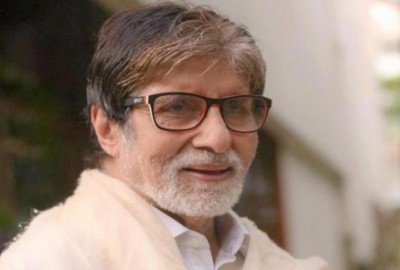 Amitabh Bachchan apologises to fans for failing to meet them on Sunday