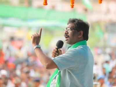 Priyanka Gandhi Vadra, Mamata Banerjee, Mayawati among VVIPs to attend Hemant's oath-taking ceremony