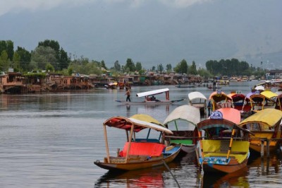Jammu And Kashmir: Two people injured as hamam pipes explode in mosque in Shopian