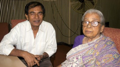 Mamata Banerjee, Congress remember Mahaswetah Devi on birth anniversary 