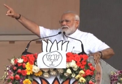 Speed breaker didi just wants to get people from Bangladesh to oust me : Narendra Modi