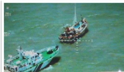 Pakistani  boat seized off Gujarat coast, Heroin worth more than Rs 400 cr recovered