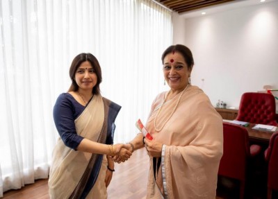 Shatrughan Sinha's wife joins Samajwadi Party; buzz that she may be fielded from Lucknow against Rajnath Singh