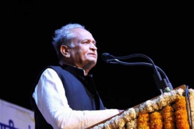 Two Congress MLAs quit in Gujarat, one joins BJP