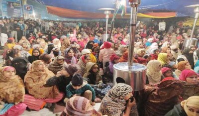 Anti CAA stir: Candle light march at Shaheen Bagh