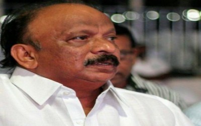 Rebel Congress leader Roshan Baig detained at Bengaluru Airport in connection with Ponzi scam