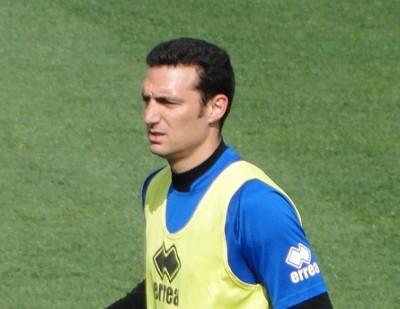 Argentina coach Scaloni in hospital after car accident