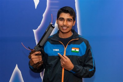 Indiaâ€™s Saurabh triumphs on his home court