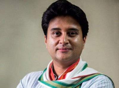 Congress divided on Kashmir issue, Jyotiraditya Scindia supports Modi govt