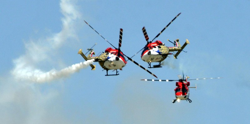 Visitors witness the last day of Aero India Show