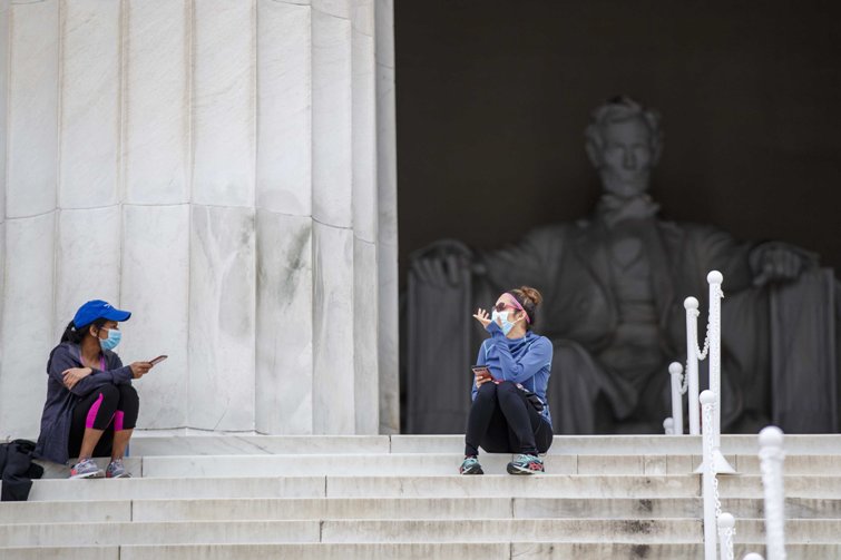 World in Photo : April 12, 2020