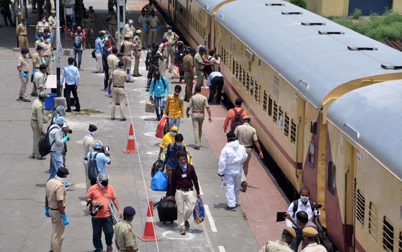 Migrant workers arrive by Shramik special train to West Bengal