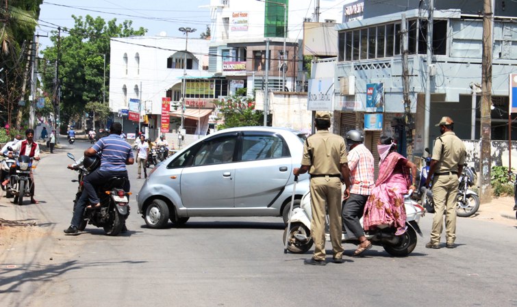 India Fights Corona : Glimpses of a nation under lockdown